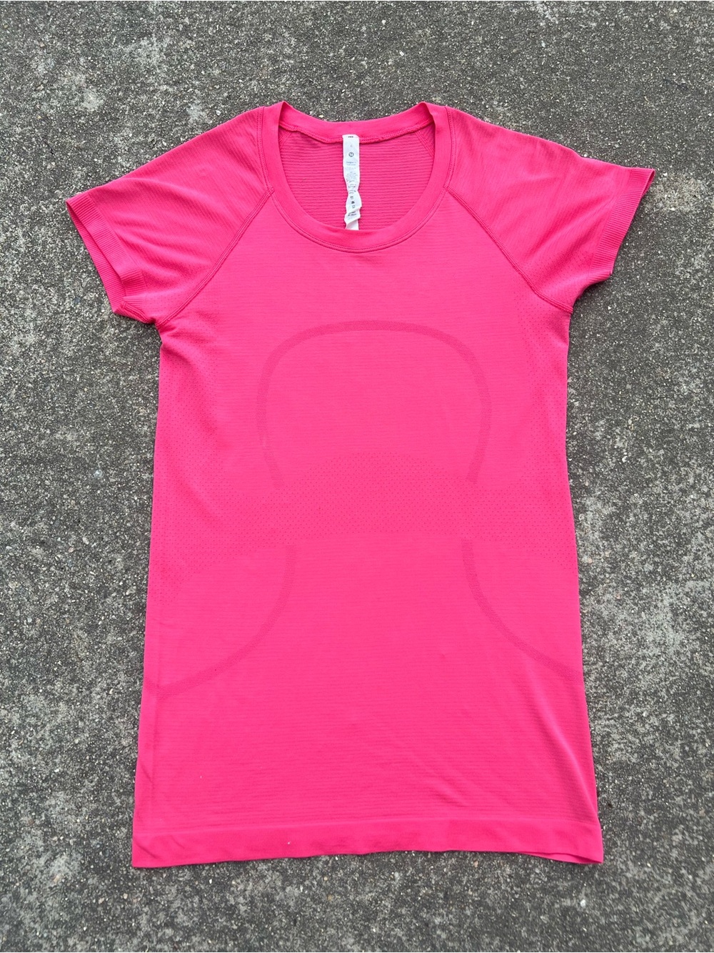 Lululemon Swiftly Tech Short Sleeve 2.0 Hot Neon Glaze Pink Lip Gloss Size 6